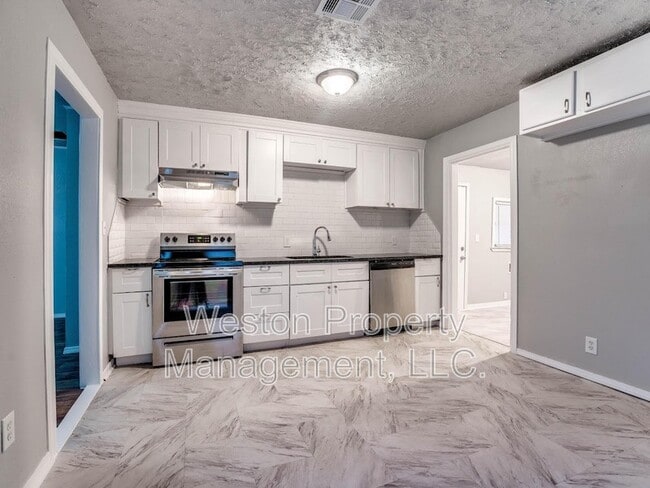 Photo - 2604 NE 22nd St