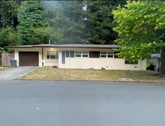 Building Photo - 588 Beverly Dr Rental