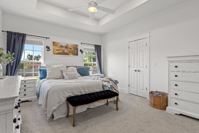 Photo - 1007 W 10th Ct