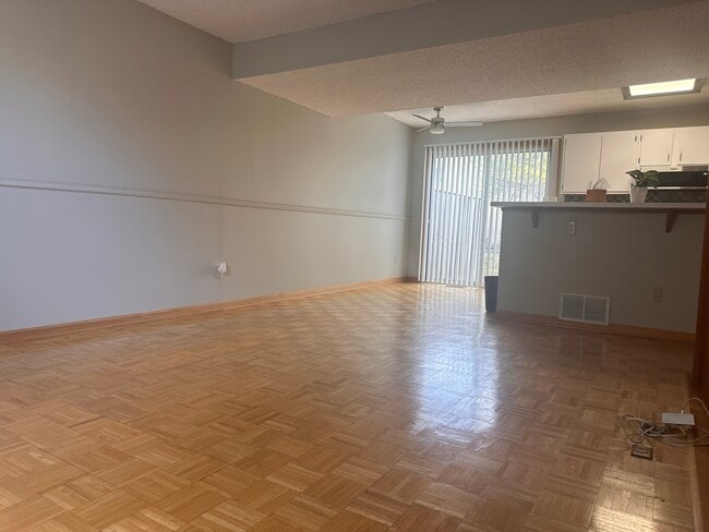 Photo - 5125 Singleton Dr Unit 37 C