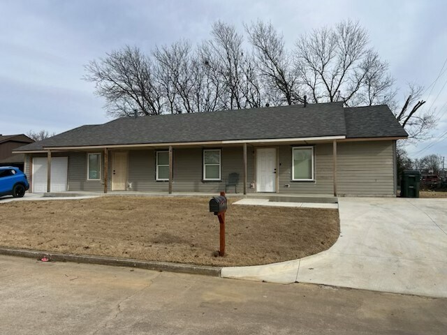 Photo - 1102 N Willow Dr