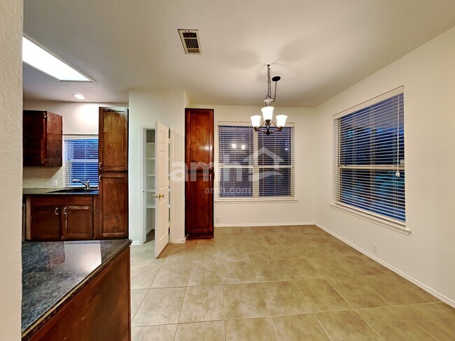 Photo - 174 Murphy Ct