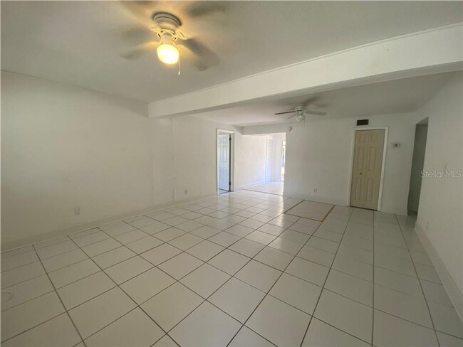 Photo - 769 Greenway Pl