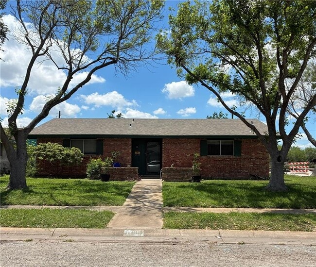 Building Photo - 1705 Mildred St