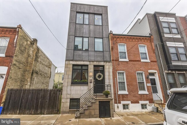 Building Photo - 2227 Latona St Rental