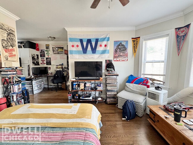 Photo - 3820 N Greenview Ave Unit 1