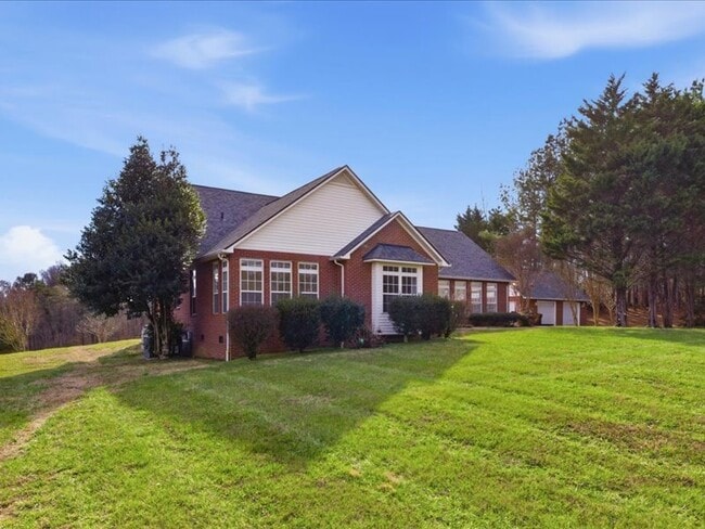 Photo - 5320 Baumgardner Rd