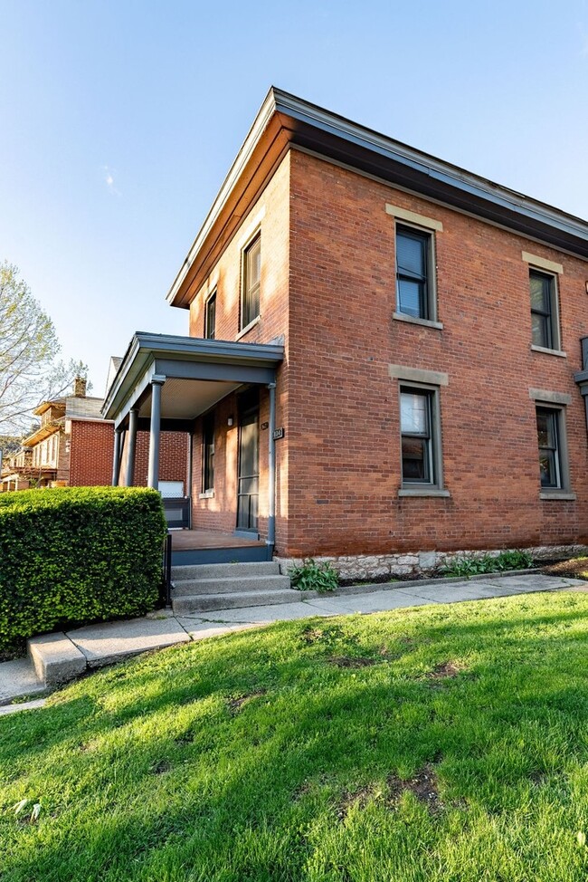 Photo - 834 Summit St Unit A