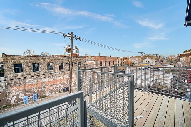 Building Photo - 1734 W 21st Pl Unit 2