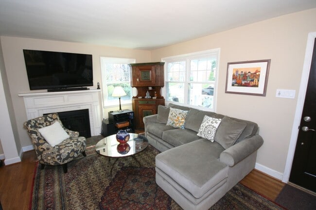 Photo - 2626 N Quantico St