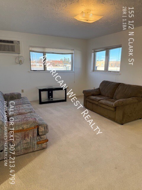 Photo - 155 1/2 N Clark St-