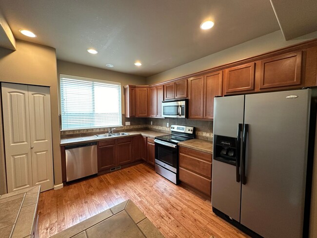 Photo - 1415 Grindstone Dr SE