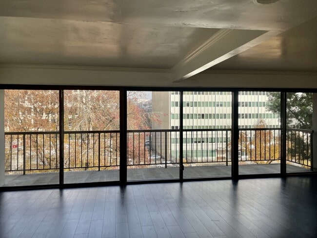 Building Photo - 500 N St