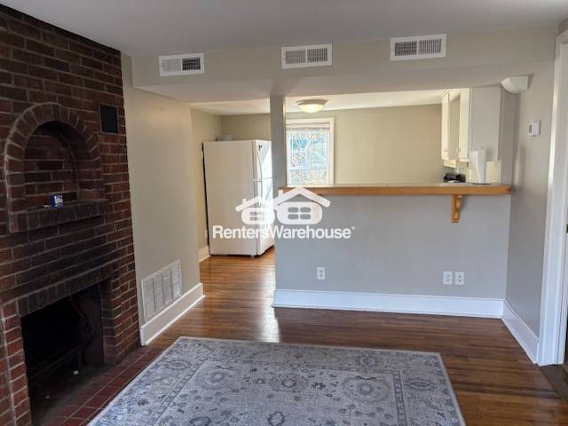 Photo - 305 1st Ave S