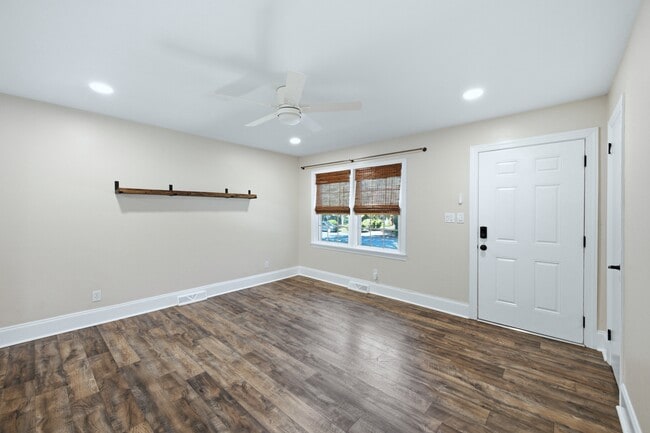 Photo - 1915 Kilborne Dr