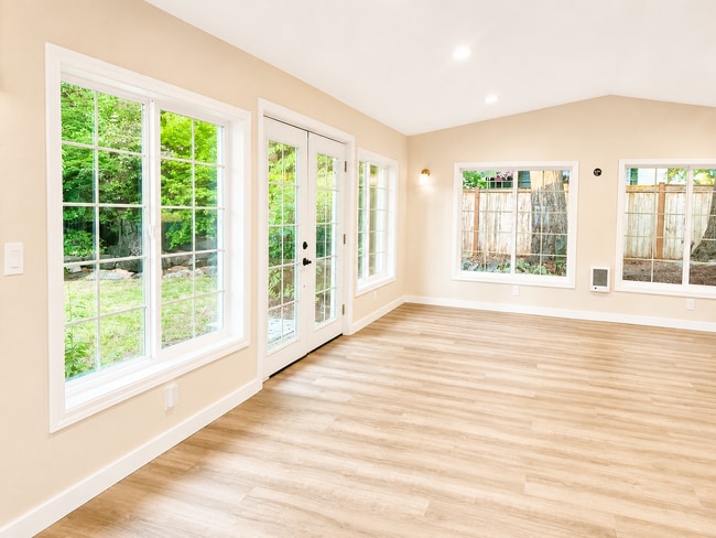 Photo - Beautifully Remodeled Home in Prime Kirkland Location | Designer Finishes | Spacious Layout | Top...