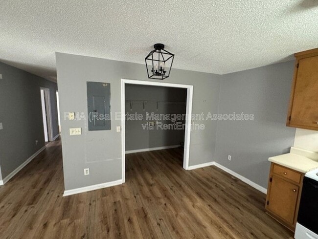 Photo - 424 N 8th St