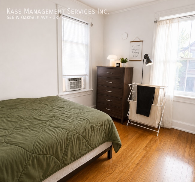 Photo - 646 W Oakdale Ave Unit 3R