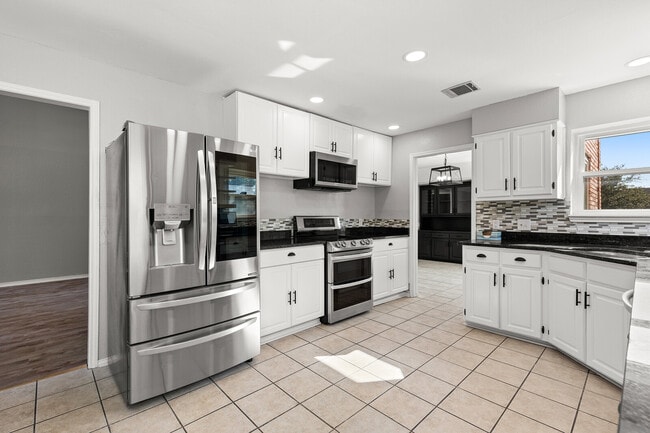 Photo - 4209 Green Oak Dr