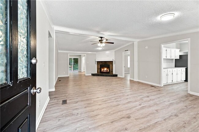 326 Forest Lake Rd
