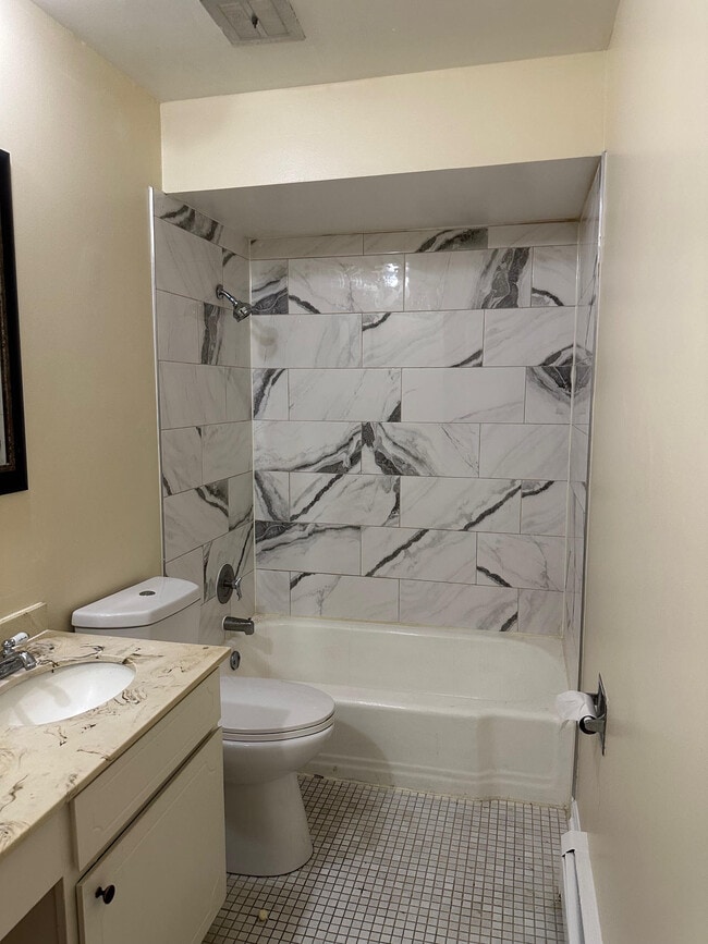 622 N Lincoln Ave Unit ONE BEDROOM - 204