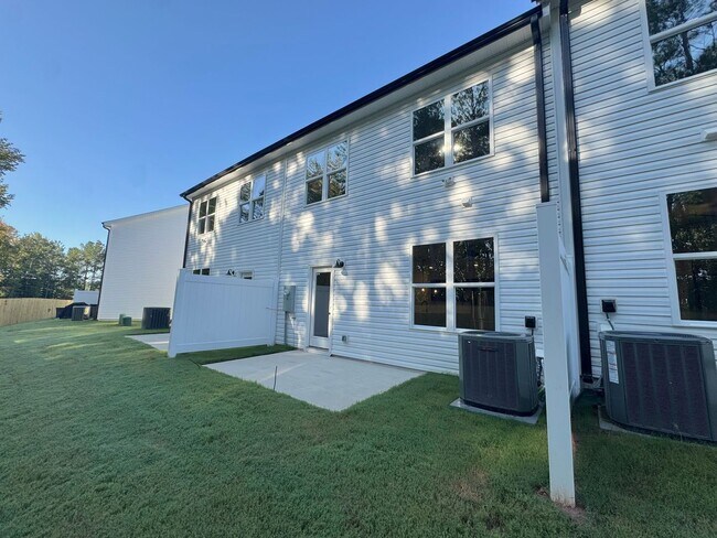 Photo - 3 Bed, 2.5 Bath 1 car garage townhome in Clayton's Ashcroft community!