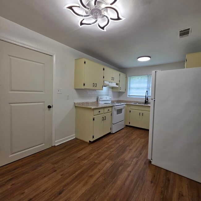 Photo - 2508 Belmont Ave