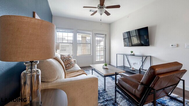 Photo - 2115 Windsor Blvd Unidad 5304