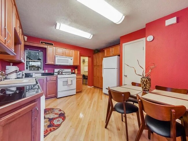 203 Grandview Ave Unidad 1 (Lower)