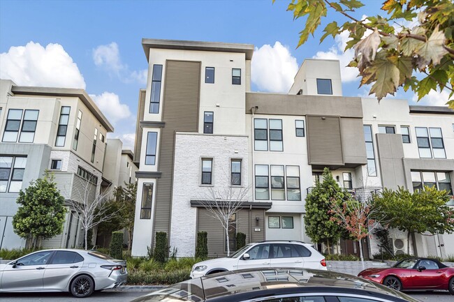 Newer Townhome in Santa Clara! - Newer Townhome in Santa Clara!