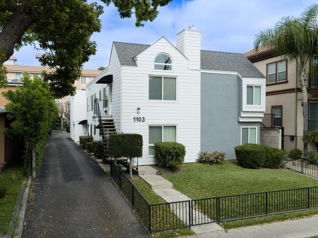 Photo - 1103 W Angeleno Ave