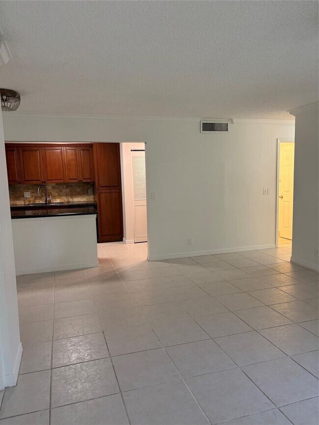 Photo - 711 Sunny Pine Way