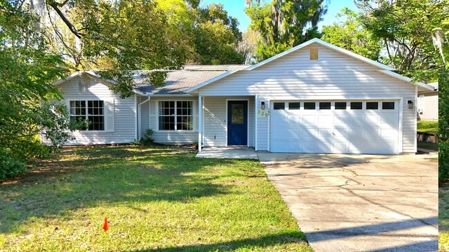 Building Photo - 325 E Plymouth Ave