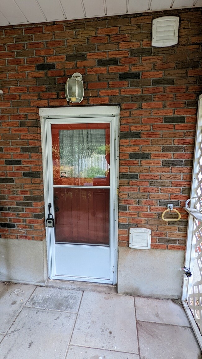 Photo - 43 Seneca Ave