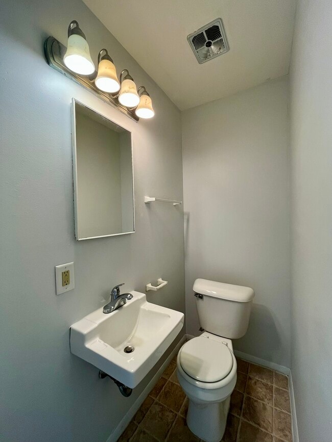 Photo - 767 N Macomb St