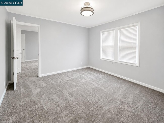 Photo - 916 Veale Ave