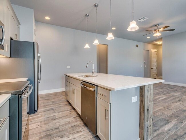 Photo - 103 E Walter Ave