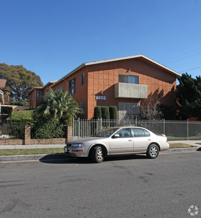 Photo - 1402 N Mariposa Ave Apartments