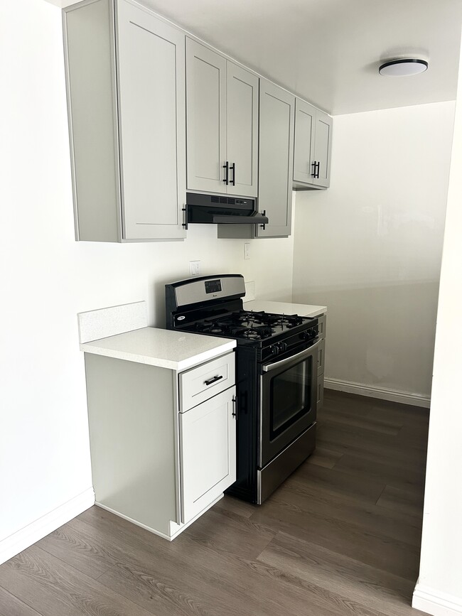 Photo - 794 N Shattuck Pl Unidad 794