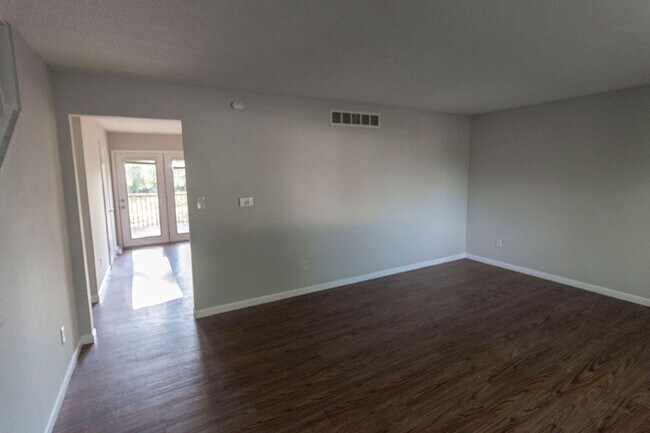 Photo - 1305 N Golf Blvd