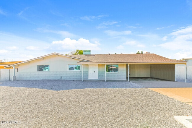 Building Photo - 1335 E Ellis Cir Rental