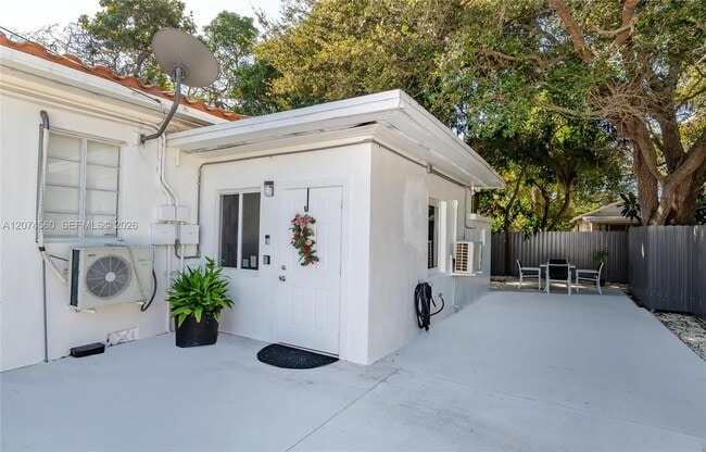 Photo - 5478 NW 1st Ave Unidad 5492