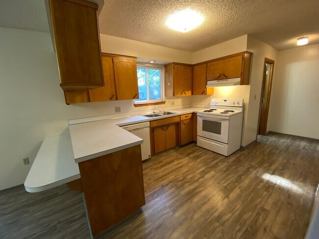 Photo - Spacious 3 Bedroom 1.5 Bath Duplex