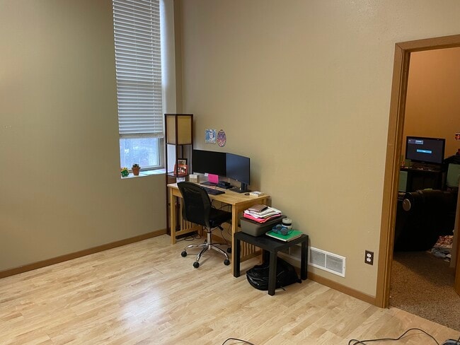 Photo - 104 W Main St Unidad 1A