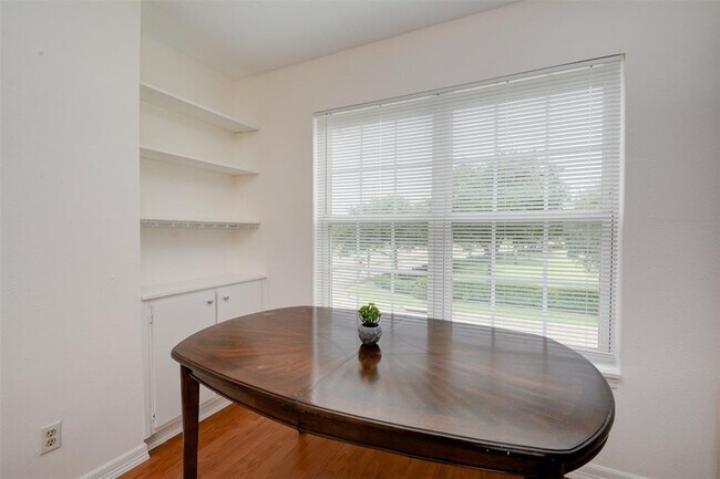 Photo - 5550 N Braeswood Blvd Apartamentos Unidad 137