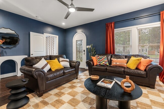 Photo - 2819 Wheeler Ave