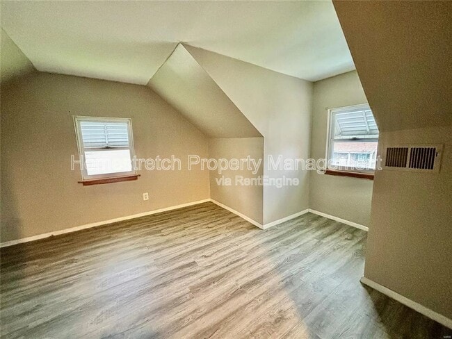 Photo - 10051 Royal Dr