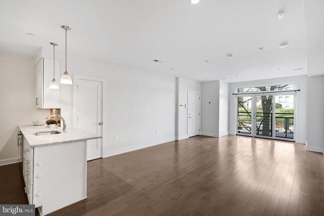Building Photo - 3821 14th St NW Unit 2