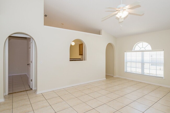Photo - 8376 Oak Crossing Dr W