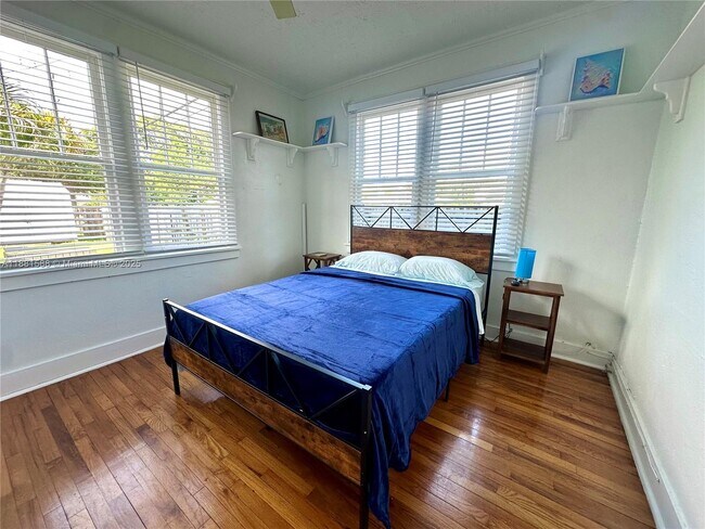 Photo - 411 SW 19th St Unidad 1-2